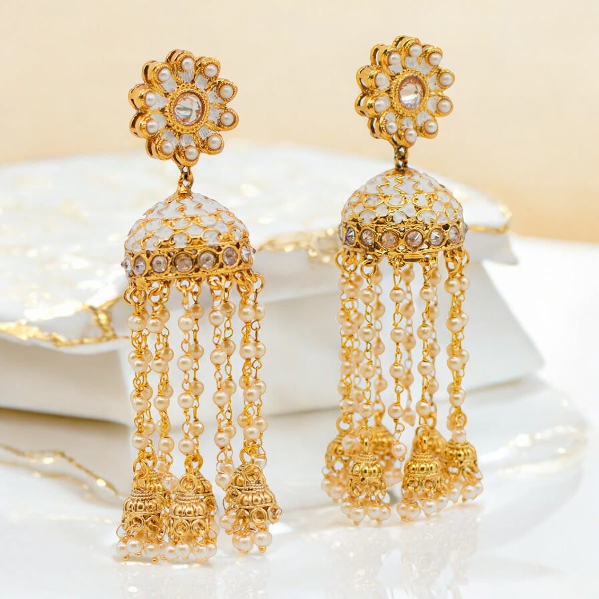 Aashi Earrings - White